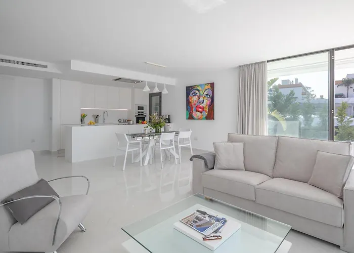 Marbella Golf With Pool - Happy 에스테포나